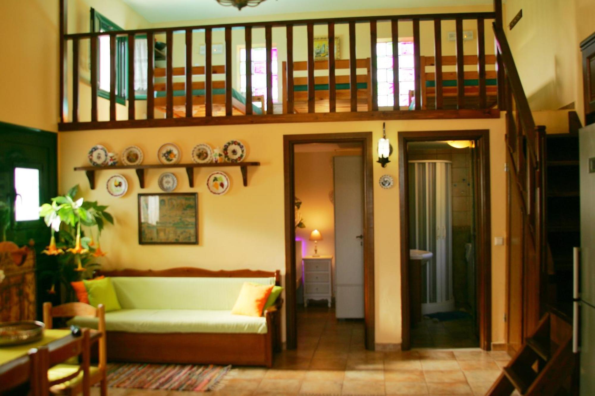 Dora's House * Istrios